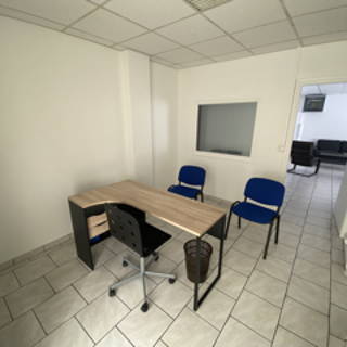 Bureau privé 13 m² 1 poste Coworking Rue Christian Lacouture Bron 69500 - photo 2